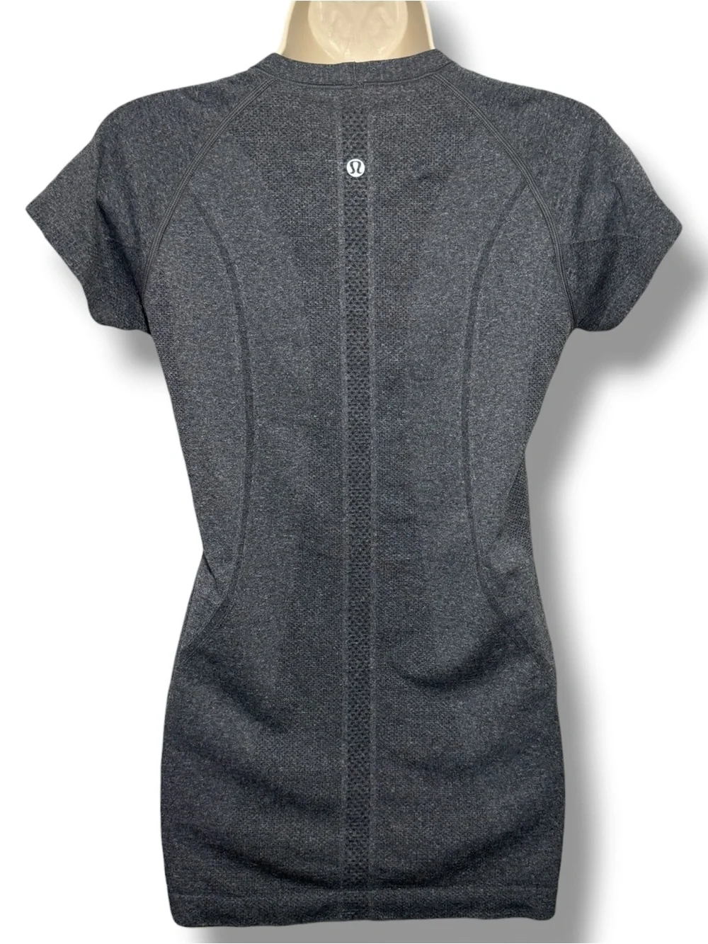 Lululemon Women’s Swiftly Tech Short Sleeve Scoop Tee Heathered Black Size 8